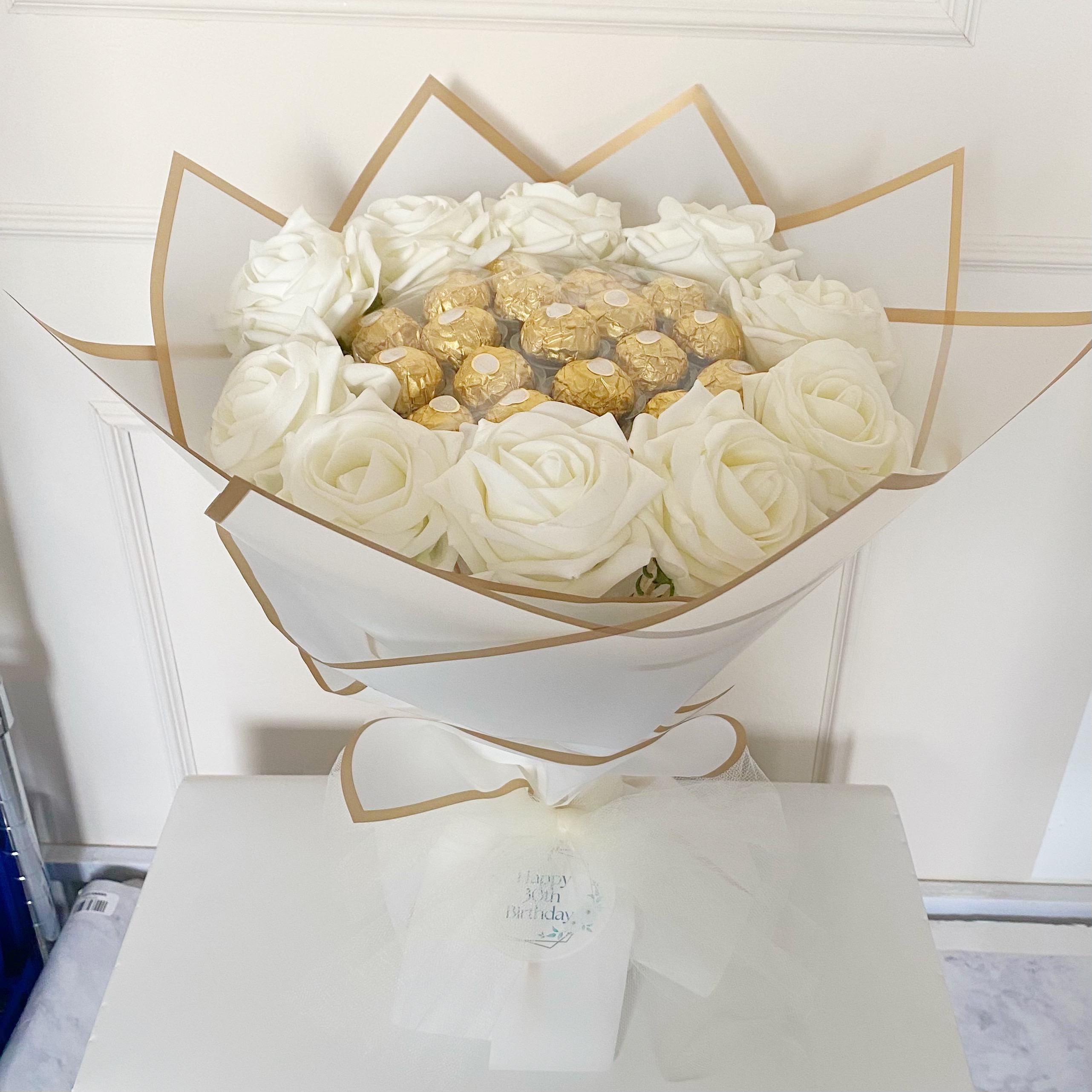 フラワー・リース shaggy white chocolat bouquet White and Gold Chocolate Flower Bouquet, Ferrero Rocher