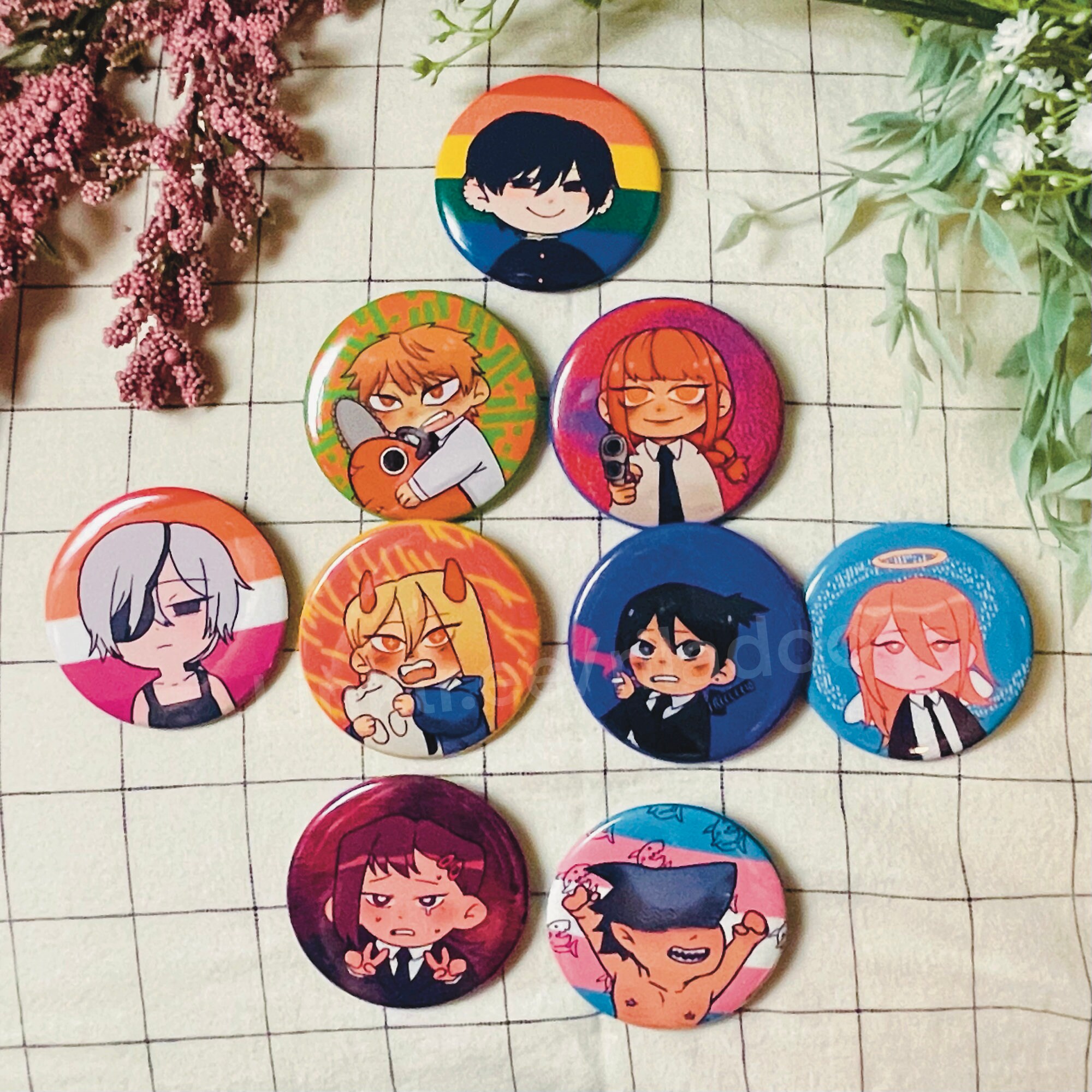 Chainsaw Man Heart Shaped Buttons – weirdtakoyaki