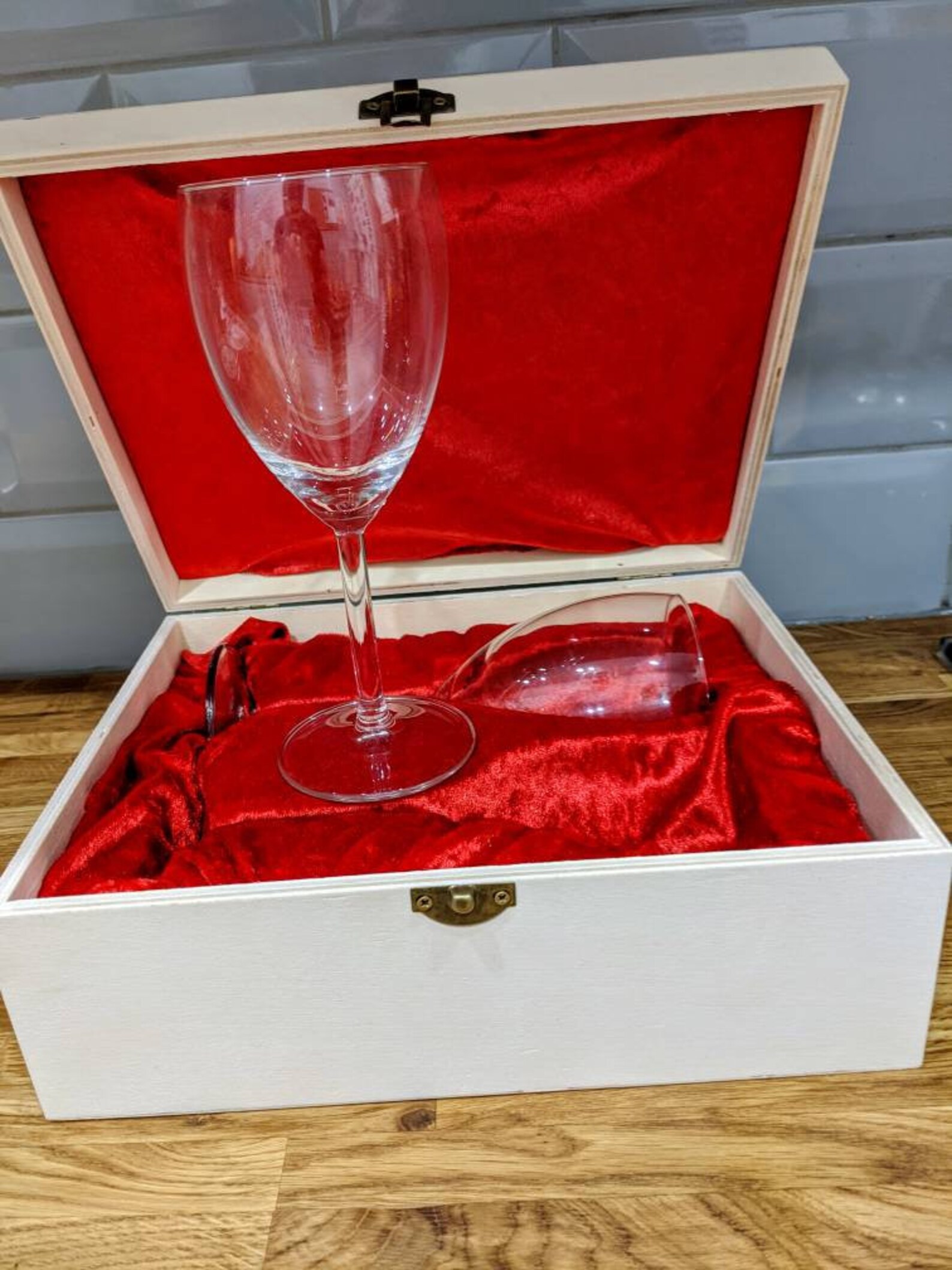 Wine glass in engrave wooden gift box. Great custom Etsy