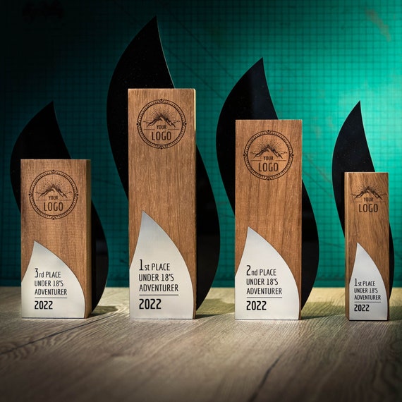 Trofeo de madera personalizado Premio Llama Diseño personalizado a