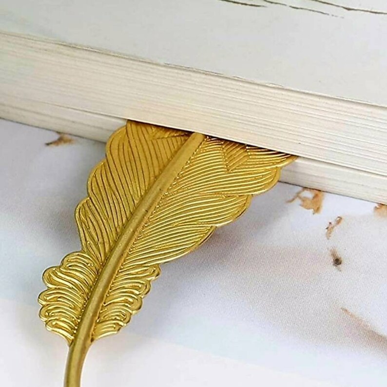 JPJZY BRBAM Metal Feather Bookmark - Initial & Butterfly Pendant, Unique Gift For Book Lovers, Gold - View #5