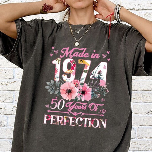 50. Geburtstag T-Shirt, 1974 TShirt, 50. Geburtstagsgeschenk für Sie, Blumen Geburtstag Shirt, Tante Geburtstagsgeschenk, Muttertagsgeschenk, Mama Shirt mit V-Ausschnitt