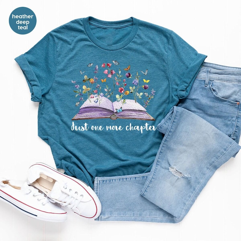 Camiseta para amantes de los libros, Camiseta floral con temática de libros, Camiseta de lectura para bibliotecarios, Camiseta de lectura para profesores, Camisetas para ratones de biblioteca, Libros con flores, Camisetas para leer libros imagen 6