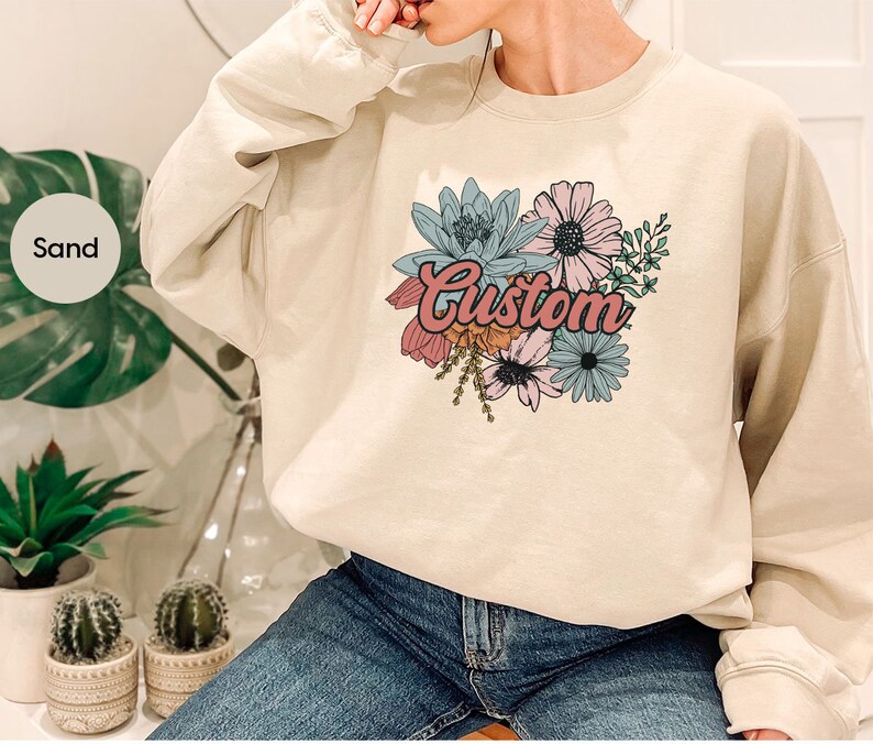 Custom Shirt, Floral Vneck TShirts, Personalized Gifts, Graphic Tees for Women, Gifts for Her, Mothers Day Gift, Customizable Name T Shirt 画像 3
