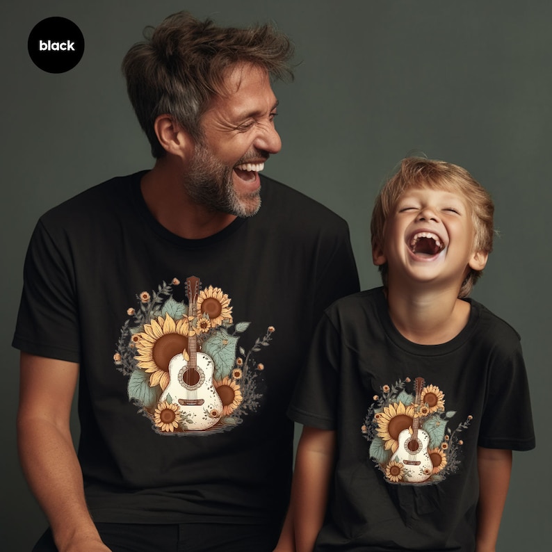 Camiseta retro de guitarra, camisetas con estampado de girasoles, regalo para ella, camiseta de música country, atuendo western floral, regalos para guitarristas, camiseta sureña con cuello en V imagen 3
