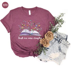 Camiseta para amantes de los libros, Camiseta floral con temática de libros, Camiseta de lectura para bibliotecarios, Camiseta de lectura para profesores, Camisetas para ratones de biblioteca, Libros con flores, Camisetas para leer libros imagen 7