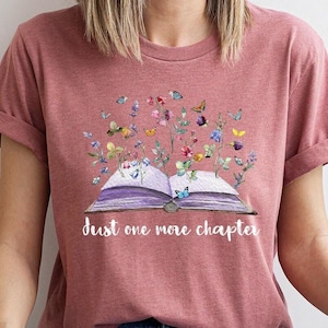 Camiseta para amantes de los libros, Camiseta floral con temática de libros, Camiseta de lectura para bibliotecarios, Camiseta de lectura para profesores, Camisetas para ratones de biblioteca, Libros con flores, Camisetas para leer libros imagen 1