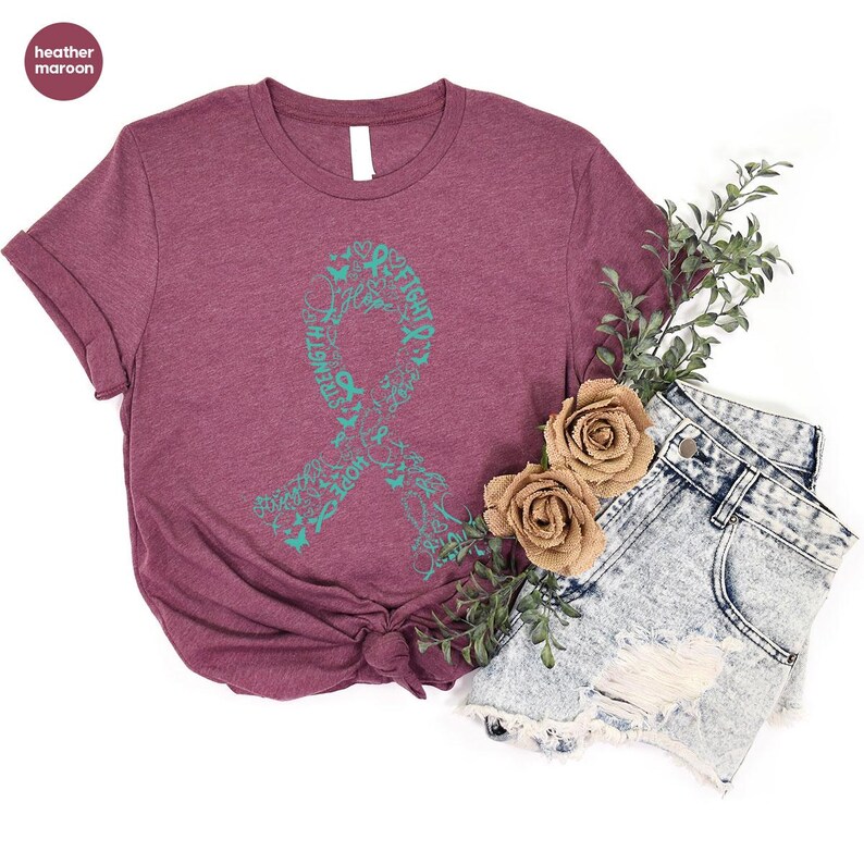 Concientización sobre el cáncer de ovario, camisetas con cuello en V para el cáncer de ovario, camisetas con estampado de lazo, regalo para sobrevivientes de cáncer de ovario, camisetas con cuello en V para pacientes con cáncer. imagen 6