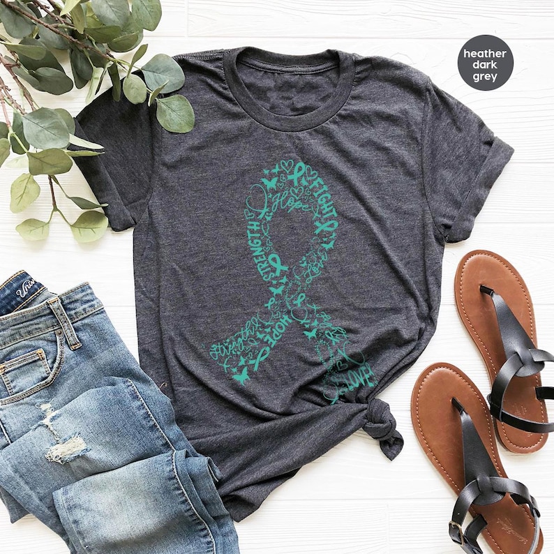 Concientización sobre el cáncer de ovario, camisetas con cuello en V para el cáncer de ovario, camisetas con estampado de lazo, regalo para sobrevivientes de cáncer de ovario, camisetas con cuello en V para pacientes con cáncer. imagen 3