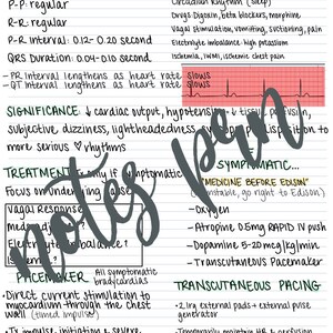 Puede incluir: Notas escritas a mano en papel blanco con líneas con el título "Bradicardia sinusal". Las notas describen la condición, las causas, la importancia, el tratamiento y los diferentes tipos de marcapasos. Las notas incluyen un diagrama de ECG con las palabras "ralentiza" y "ralentiza" escritas junto a la frecuencia cardíaca.