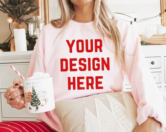 Gildan 18000 Maquette rose clair| Maquette de Noël| Maquette de sweat-shirt rose clair