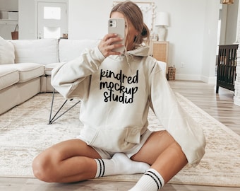 Zand Gildan 18500 hoodiemodel| Gildan 18500 hoodiemodel| G185-model| Sweatshirtmodel met capuchon| Gildan-mockup| POD-model