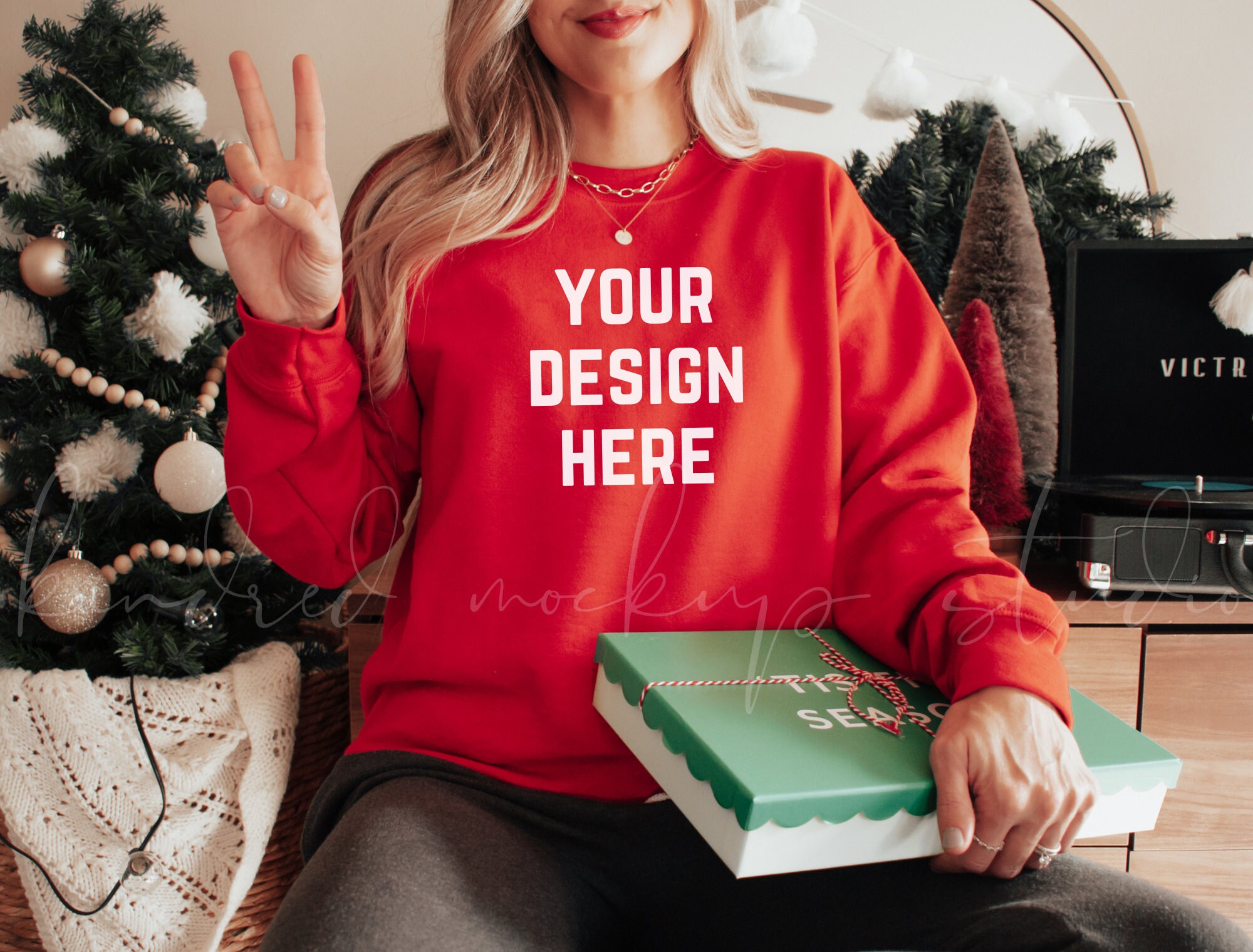 red sweatshirt christmas
