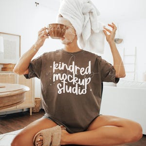 Espresso Comfort Colors 1717 T-Shirt Mockup Oversized Mockup Comfort Colors T-shirt Mockup Brown Print On Demand Mockup Trendy Mockup POD
