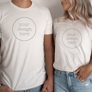 Modelmodellen voor een paar| Bella canvas 3001 koppelmodel| Wit T-shirtmodel| Shirtmodellen voor heren en dames| Model Mockup-shirt