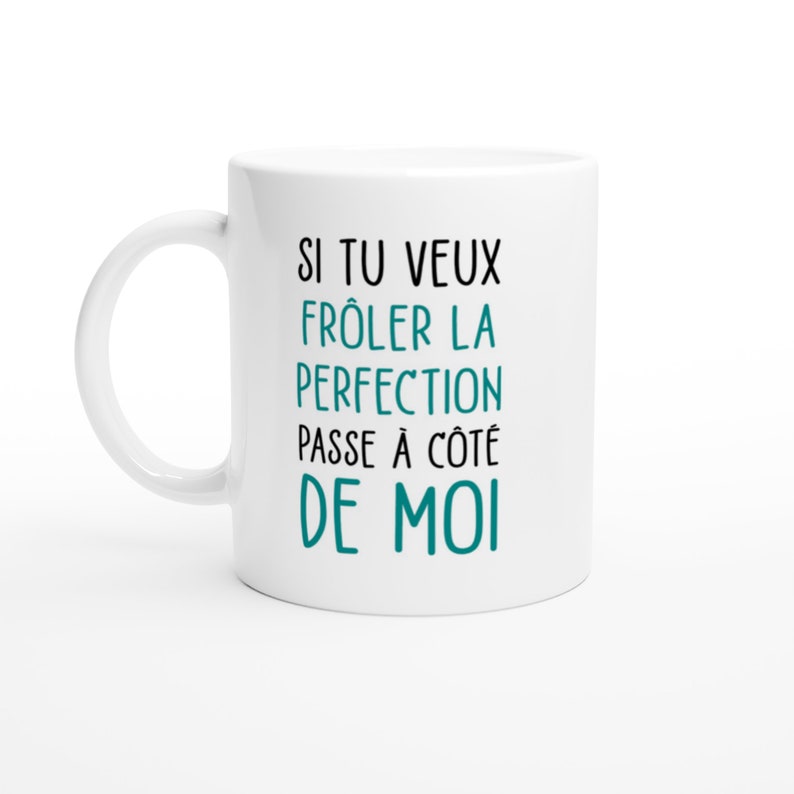 Mug Humour Quotedazur 'Frôler La Perfection' – Cadeau Départ Retraite Collègue Original