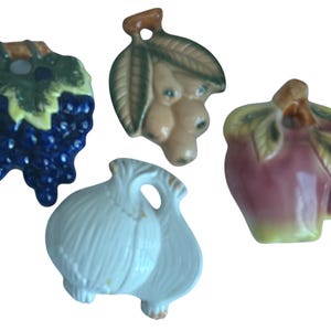 Vintage Set of 4 Ceramic Fruit and Vegetable Kitchen Wall Hangings Decor