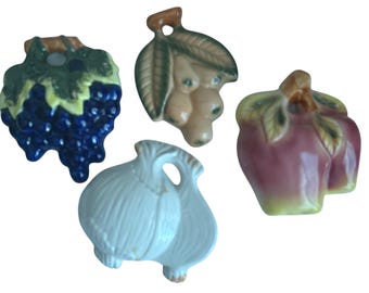 Vintage Set of 4 Ceramic Fruit and Vegetable Kitchen Wall Hangings Decor