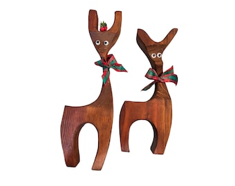 Handmade Carved Set of 2 Rustic Wooden Christmas Reindeer Vintage Holiday Decor