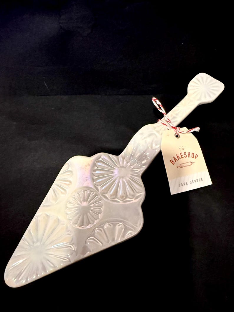 Anthropologie Lapin Regency Ceramic Luster White Cake Pie Server NEW with Tags bild 10