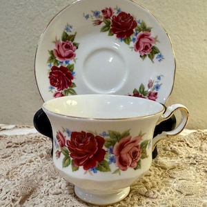 Vintage 1950s Queen Anne Bone China Tea Cup & Saucer Red and Pink Roses ~ ENGLAND