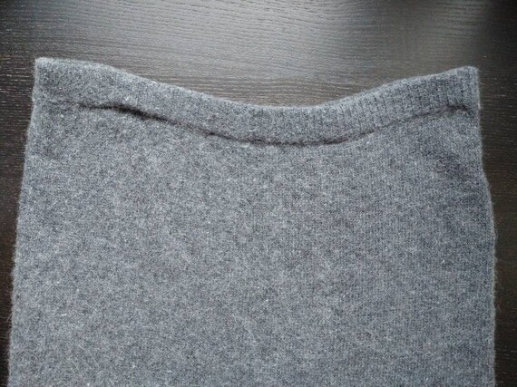 Sophisticated Vintage 1990s Grey Angora Knit Skir… - image 8