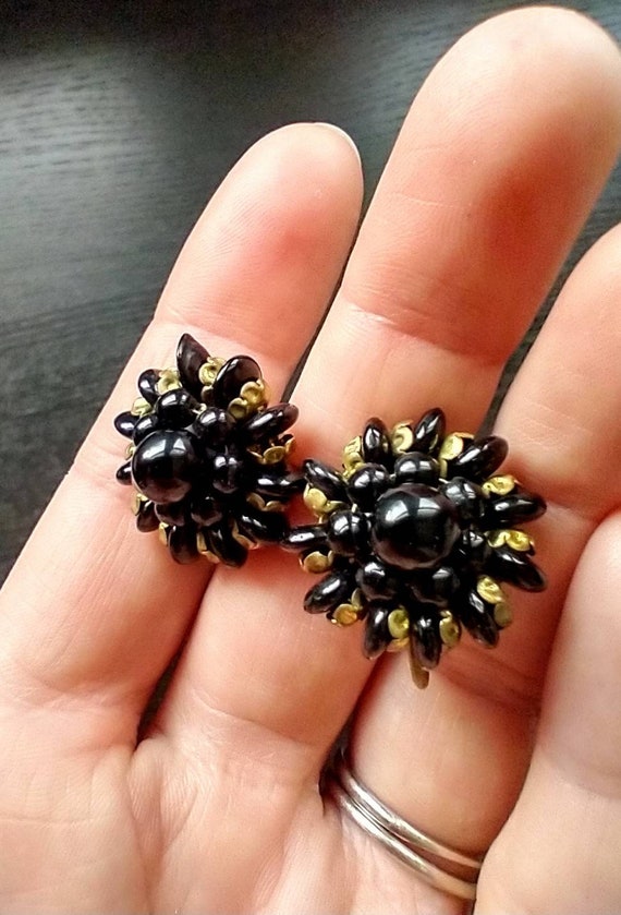 Vintage 1950s Black and Gold Bead Cluster Earring… - image 8