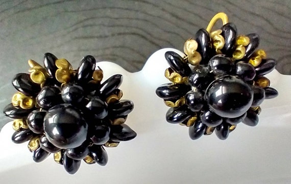 Vintage 1950s Black and Gold Bead Cluster Earring… - image 1