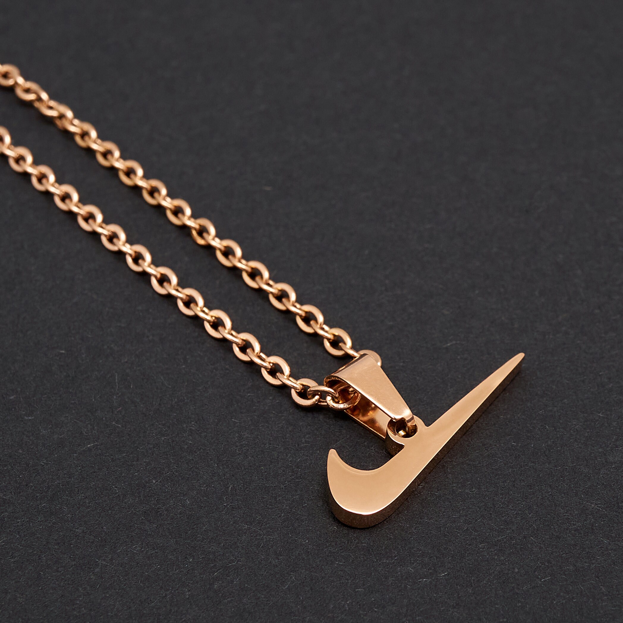 nike pixel with gold chain