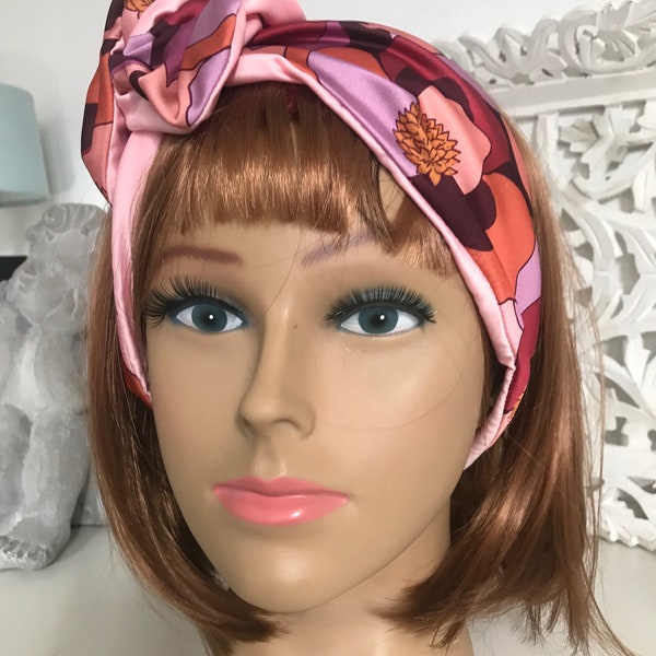 Bandeau articulé court, turban rigide coiffure femme en satin polyester