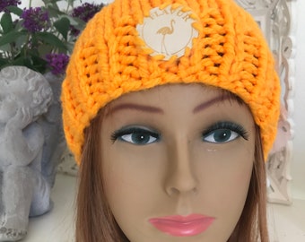 Bonnet tricoté main orange mandarine