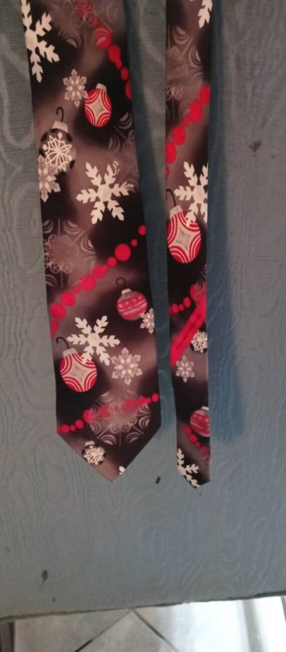 Hallmark Holiday Tradition's Christmas Tie - image 2