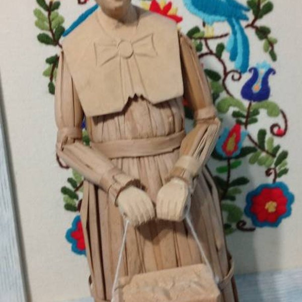 Wooden And Corn Husk Pilgrim Lady