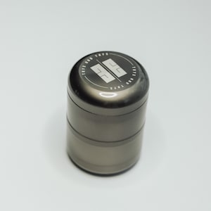 Luxury Magnetic 6 Layer Tobacco Herb Grinder