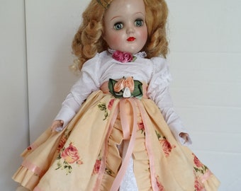 Reloj Toni P91 Vintage Ideal de 16" de plástico duro con un elegante diseño moderno.