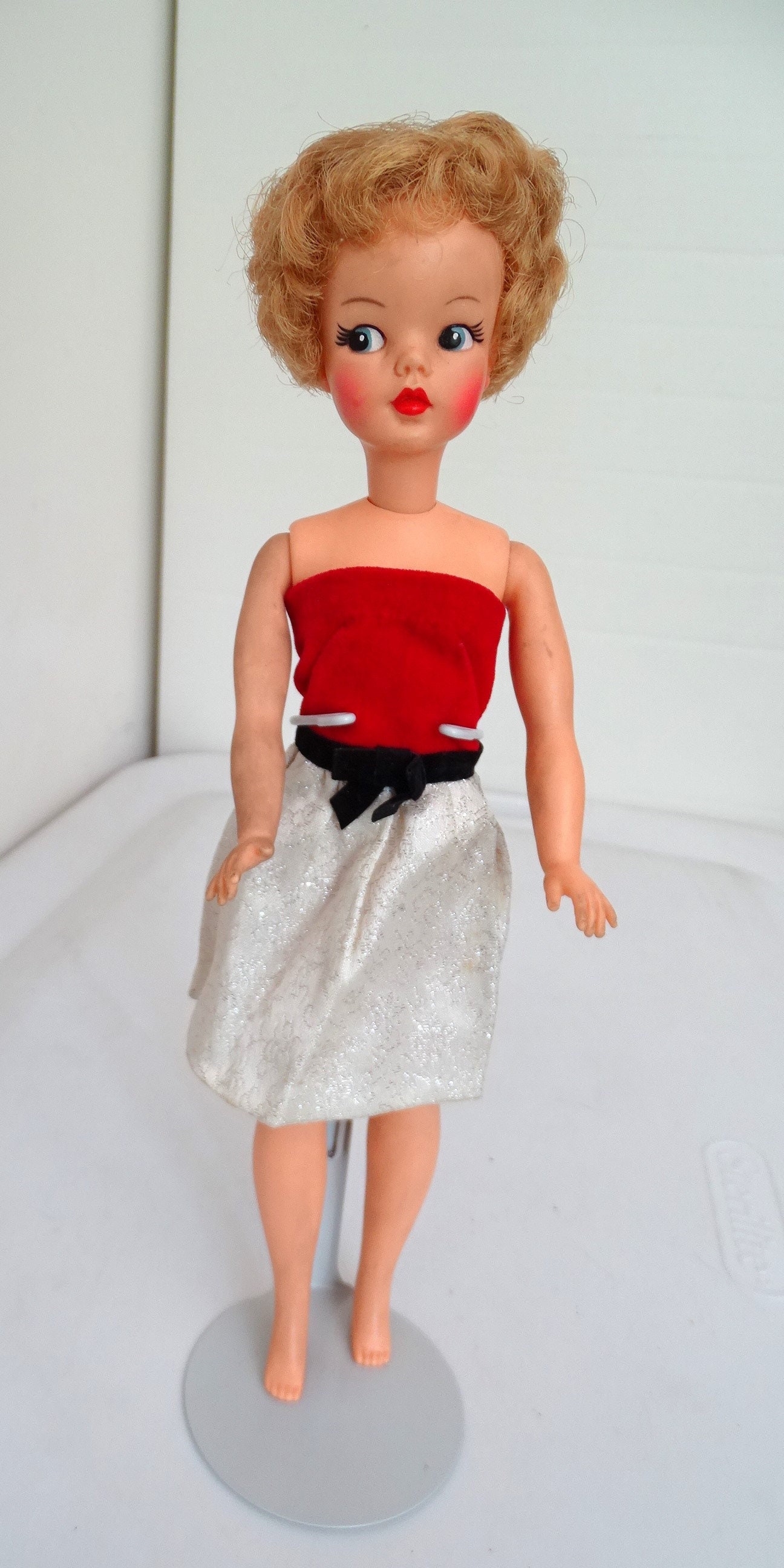 Vintage 1960's Ideal 12