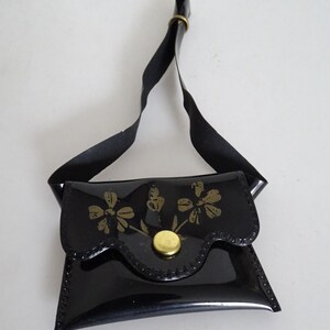 Vintage 1950er schwarze Lackleder Puppenhandtasche für 18 "Modepuppe