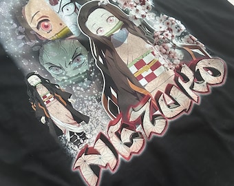 Camiseta gráfica inspirada en el anime para fans de heroínas poderosas