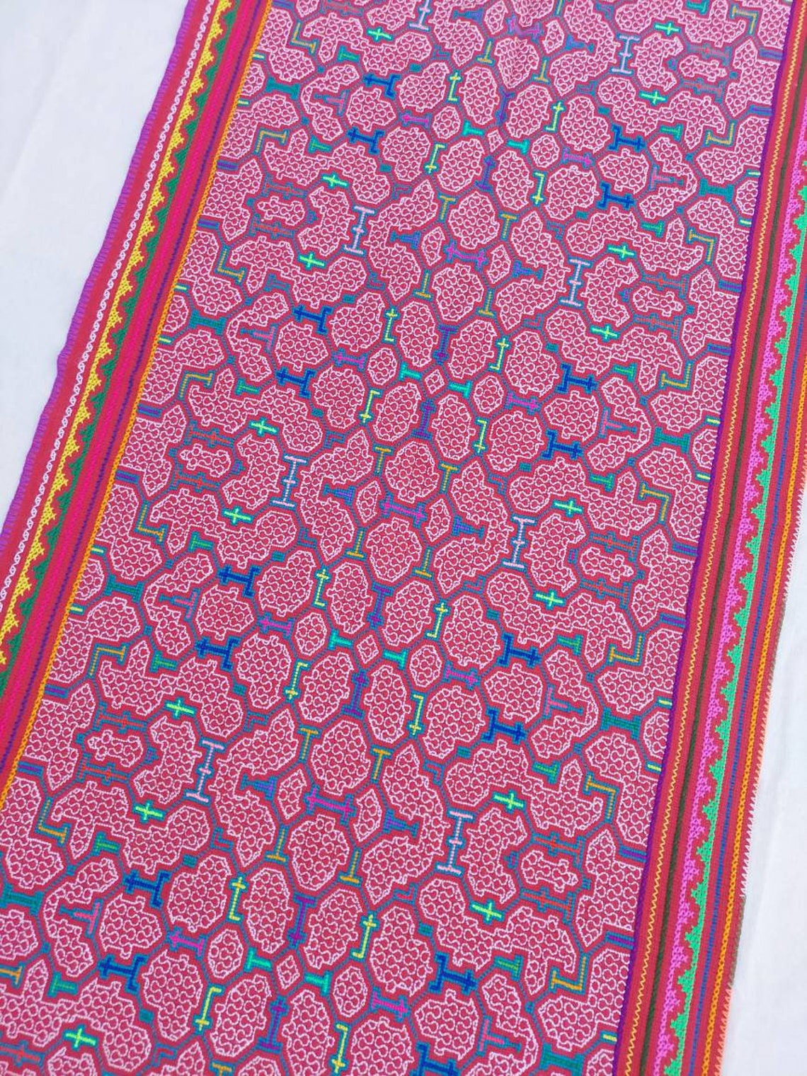 Bordado Shipibo sobre tela cañamazo / Visión protección Etsy