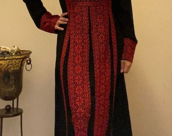 Palestinian dress thoube for women