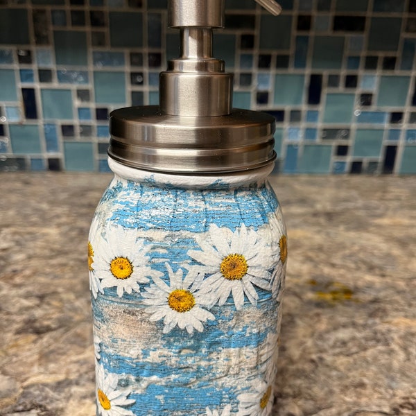 Daisy heart mason jar soap dispenser