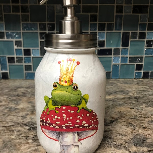 Frog mason jar soap dispenser