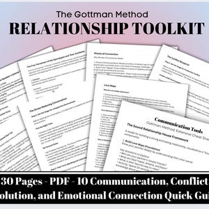 Puede incluir: Una descarga digital de 30 páginas de guías PDF imprimibles para parejas. El título del producto es "The Gottman Method Relationship Toolkit". El kit incluye 10 guías sobre comunicación, resolución de conflictos y conexión emocional.