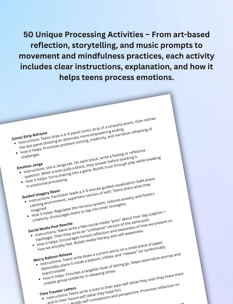 Puede incluir: Un papel blanco con el t&iacute;tulo "50 Actividades de Procesamiento &Uacute;nicas" y descripciones de actividades para adolescentes. Las actividades incluyen reflexi&oacute;n basada en el arte, narraci&oacute;n y indicaciones musicales.