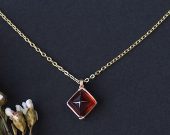 Collar de granate natural, collar con piedra natal de enero, joyería de granate y pan de azúcar, collar de piedras preciosas hecho a mano, delicado collar de oro y plata para ella.
