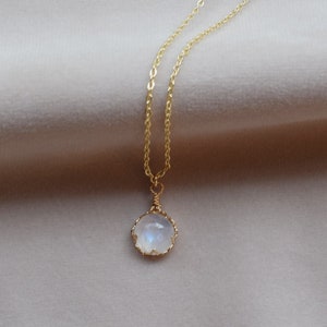 Natural Moonstone Necklace,Gemstone Necklace,Handmade Necklace,Dainty Gold Necklace for Women,Healing Crystal Necklace,Gift for Her