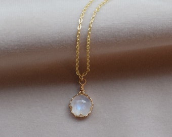 Natural Moonstone Necklace,Gemstone Necklace,Handmade Necklace,Dainty Gold Necklace for Women,Healing Crystal Necklace,Gift for Her
