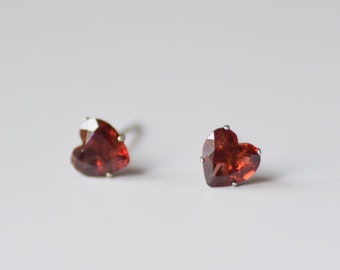 Garnet Stud Earrings,January Birthstone Earrings,Sterling Silver Garnet Studs,Garnet Heart Earrings,Minimalist Garnet Jewelry,Gift for Her