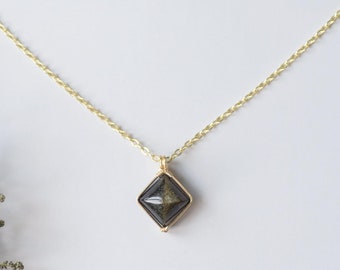 Collana in vera ossidiana dorata, collana in ossidiana dorata lucida, collana con pietra preziosa in ossidiana dorata e argento, gioielli estivi, avvolti in filo metallico, regalo per lei