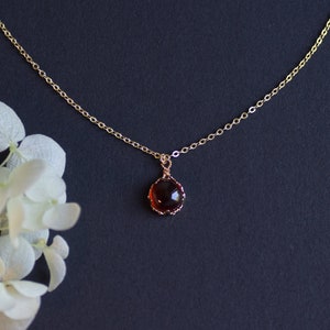 Collier grenat naturel, pierre de naissance de janvier, bijoux grenat, collier de pierres précieuses, collier en or délicat pour femme, cadeaux de demoiselle d'honneur, cadeau pour elle